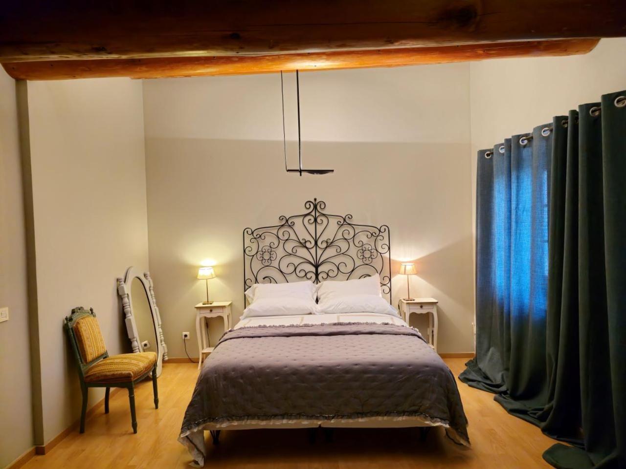 Ancien Mas Du Moulin Bed & Breakfast Eygalieres  Exterior photo